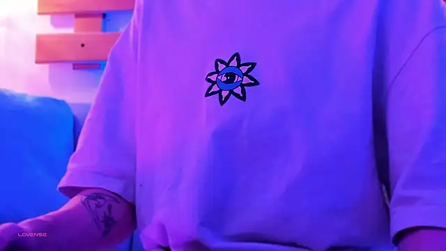 ArianaSantana online show from 10-22-25, 12:37