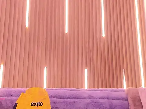 ArianaSantana online show from 12-04-25, 01:21