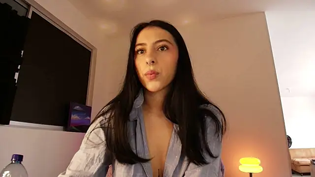 Snapshot of violethun_ chatting on 10-22-25, 11:20 violethun  online show from 10-22-25, 11:20