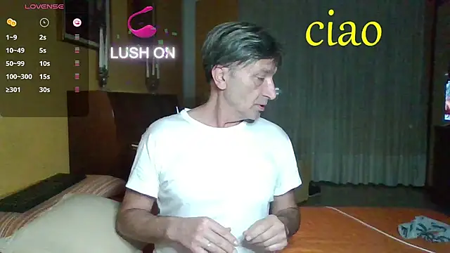 Snapshot of lattediyak chatting on 10-21-25, 12:00 lattediyak online show from 10-21-25, 12:00