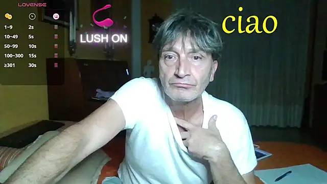 Snapshot of lattediyak chatting on 10-15-25, 11:46 lattediyak online show from 10-15-25, 11:46