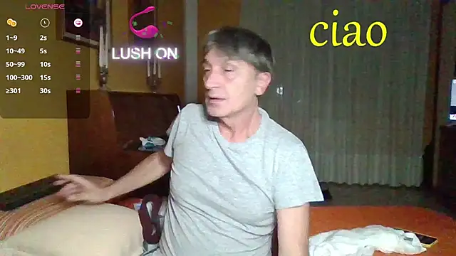 Snapshot of lattediyak chatting on 10-13-25, 12:12 lattediyak online show from 10-13-25, 12:12