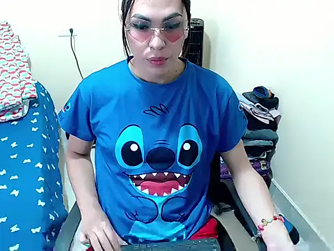 Snapshot of missblu chatting on 11-03-25, 08:12 missblu online show from 11-03-25, 08:12