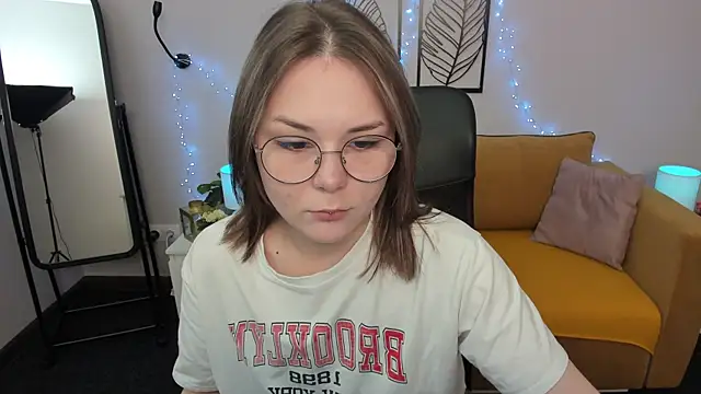 Snapshot of Sophi_gi chatting on 09-15-25, 03:07 Sophi gi online show from 09-15-25, 03:07