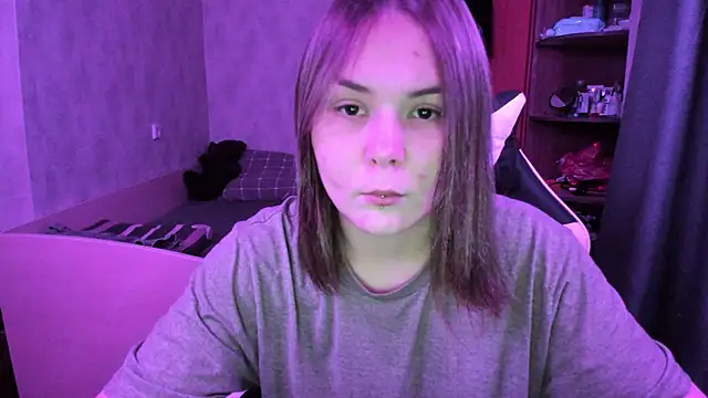 Snapshot of Sophi_gi chatting on 10-04-25, 01:12 Sophi gi online show from 10-04-25, 01:12