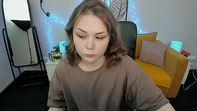 Snapshot of Sophi_gi chatting on 09-18-25, 04:48 Sophi gi online show from 09-18-25, 04:48