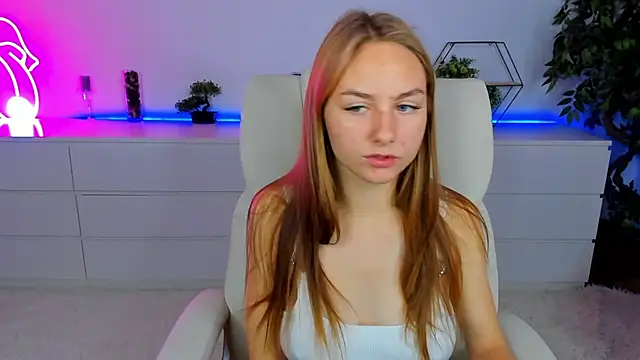 MilaAddams online show from 10-17-25, 05:33