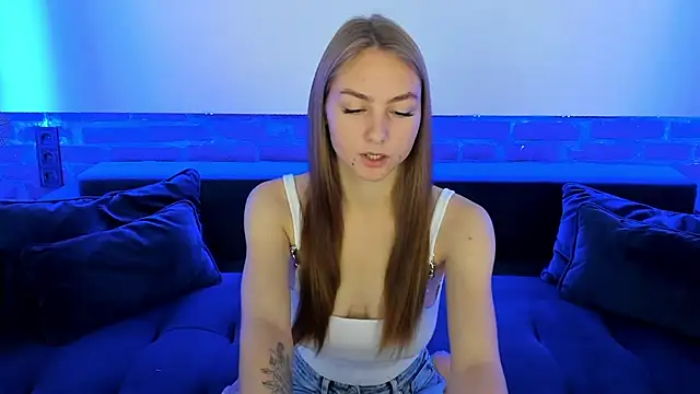 MilaAddams online show from 10-03-25, 05:42