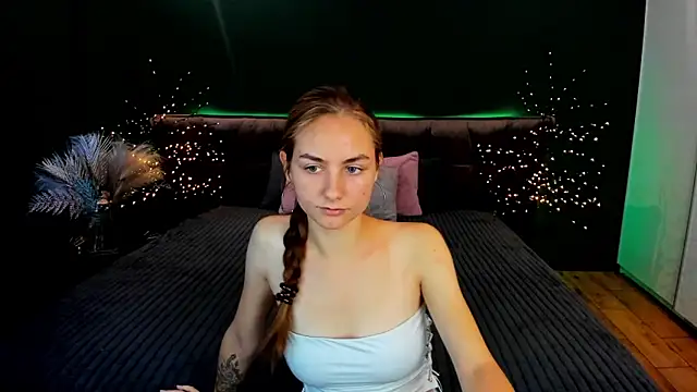 MilaAddams online show from 09-21-25, 05:45