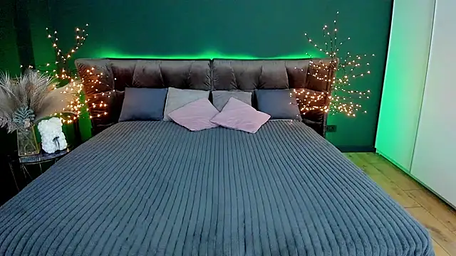 MilaAddams online show from 11-28-25, 06:35