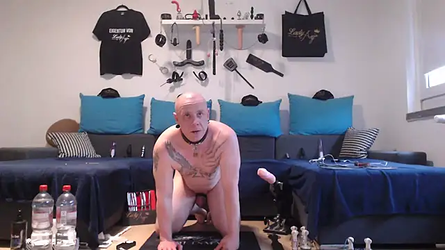 Snapshot of Sklave-Sille chatting on 04-19-26, 05:03 Sklave-Sille online show from 04-19-26, 05:03