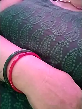 Snapshot of NehaQn chatting on 09-17-25, 09:00 NehaQn online show from 09-17-25, 09:00