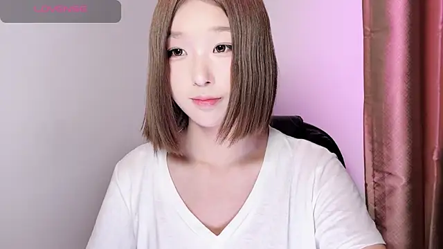 Snapshot of Winnie666- chatting on 10-29-25, 12:04 Winnie666- online show from 10-29-25, 12:04