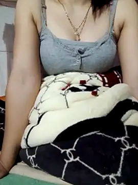 LucyyLy online show from 11-24-25, 12:27