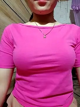 Snapshot of LucyyLy chatting on 10-05-25, 11:39 LucyyLy online show from 10-05-25, 11:39