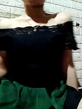 Snapshot of LucyyLy chatting on 10-04-25, 12:17 LucyyLy online show from 10-04-25, 12:17