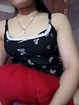 Snapshot of LucyyLy chatting on 02-07-26, 03:58 LucyyLy online show from 02-07-26, 03:58