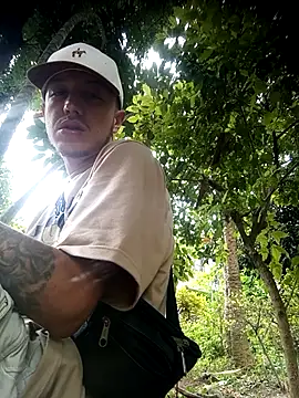 Snapshot of DebutingPathway chatting on 02-12-26, 01:33 DebutingPathway online show from 02-12-26, 01:33