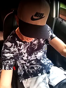 Snapshot of DebutingPathway chatting on 12-17-25, 11:48 DebutingPathway online show from 12-17-25, 11:48