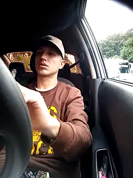 Snapshot of DebutingPathway chatting on 11-30-25, 12:28 DebutingPathway online show from 11-30-25, 12:28