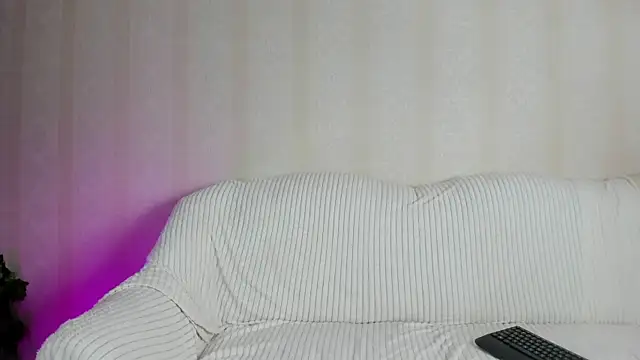 Snapshot of DanaJonson chatting on 10-14-25, 08:48 DanaJonson online show from 10-14-25, 08:48