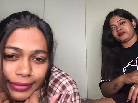 Snapshot of HoleyCoupon chatting on 01-05-26, 08:01 HoleyCoupon online show from 01-05-26, 08:01