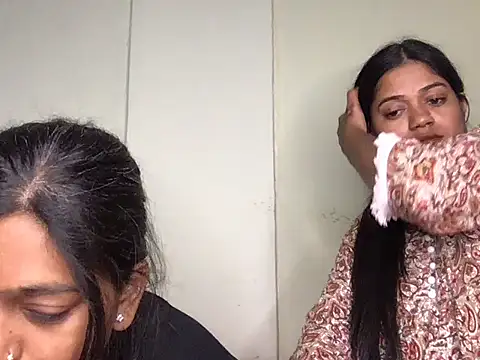 Snapshot of HoleyCoupon chatting on 01-08-26, 01:22 HoleyCoupon online show from 01-08-26, 01:22