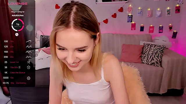 Snapshot of LillianShine chatting on 01-14-26, 11:03 LillianShine online show from 01-14-26, 11:03