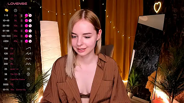 LillianShine online show from 04-26-26, 07:49