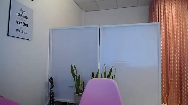 Manuela lara  online show from 11-18-25, 02:53