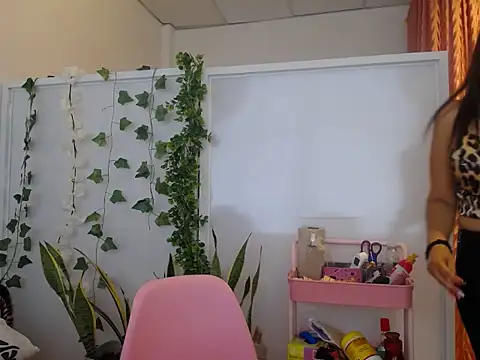 Manuela lara  online show from 09-25-25, 02:34