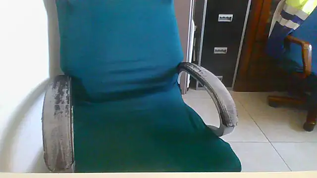 Snapshot of hpp66 chatting on 06-18-26, 12:43 hpp66 online show from 06-18-26, 12:43