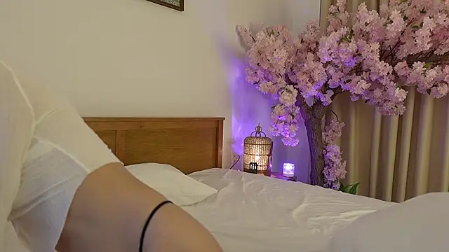 Bubblegumdream13 online show from 04-22-26, 02:18