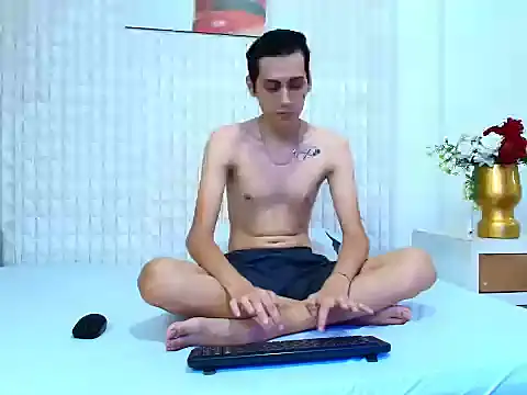 LuigiMarchetti online show from 10-08-25, 07:47