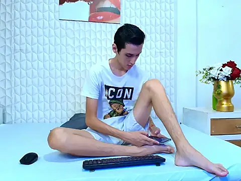 LuigiMarchetti online show from 10-03-25, 07:37