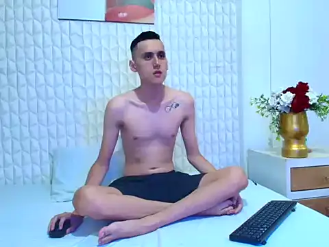 LuigiMarchetti online show from 10-12-25, 07:54