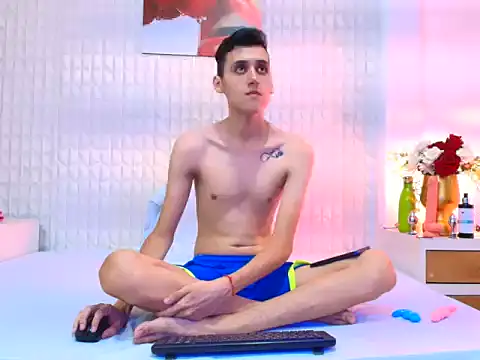 LuigiMarchetti online show from 11-04-25, 07:39