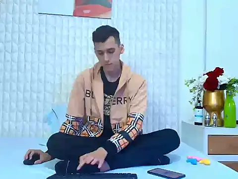 LuigiMarchetti online show from 10-20-25, 07:47