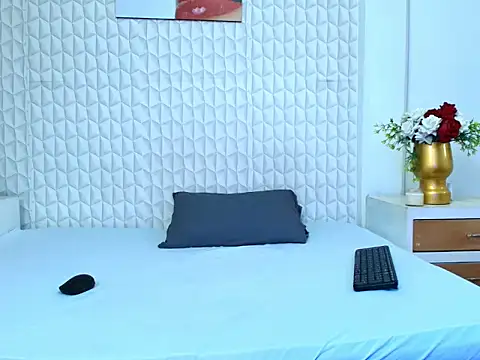 LuigiMarchetti online show from 10-09-25, 07:47