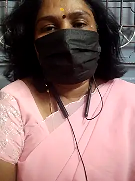 Snapshot of Tamil_Azhaghi25 chatting on 05-29-26, 01:06 Tamil Azhaghi25 online show from 05-29-26, 01:06