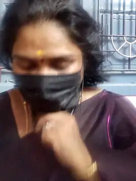 Snapshot of Tamil_Azhaghi25 chatting on 06-01-26, 06:07 Tamil Azhaghi25 online show from 06-01-26, 06:07