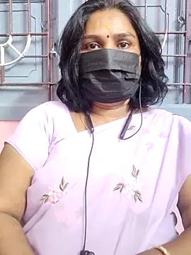 Snapshot of Tamil_Azhaghi25 chatting on 05-20-26, 05:54 Tamil Azhaghi25 online show from 05-20-26, 05:54