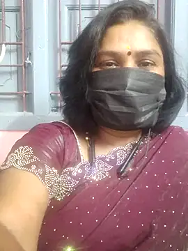 Snapshot of Tamil_Azhaghi25 chatting on 06-02-26, 05:24 Tamil Azhaghi25 online show from 06-02-26, 05:24
