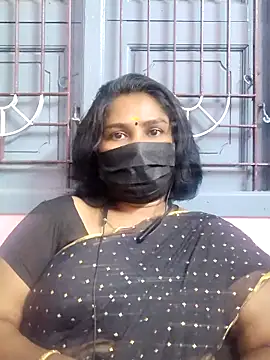 Snapshot of Tamil_Azhaghi25 chatting on 05-17-26, 05:35 Tamil Azhaghi25 online show from 05-17-26, 05:35