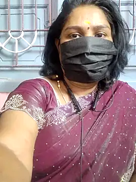 Snapshot of Tamil_Azhaghi25 chatting on 05-18-26, 05:40 Tamil Azhaghi25 online show from 05-18-26, 05:40