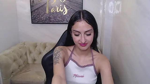 Snapshot of Tifany_v chatting on 10-12-25, 01:29 Tifany v online show from 10-12-25, 01:29