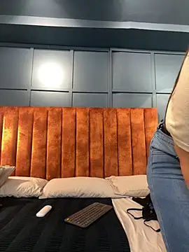 Tayler Kim online show from 02-25-26, 06:41