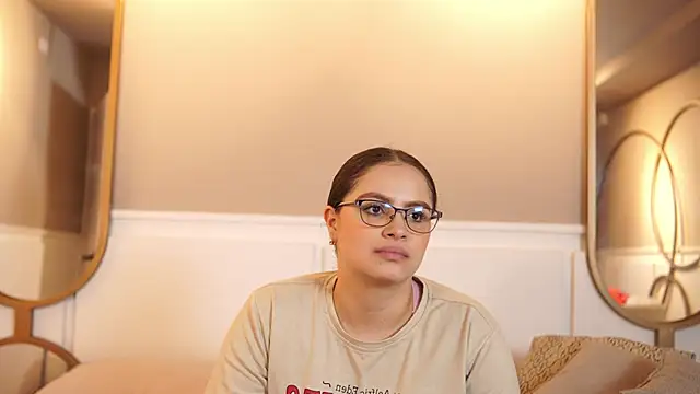 Tayler Kim online show from 10-11-25, 06:42