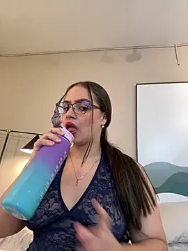 Tayler Kim online show from 02-21-26, 06:43