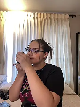 Tayler Kim online show from 04-03-26, 06:25